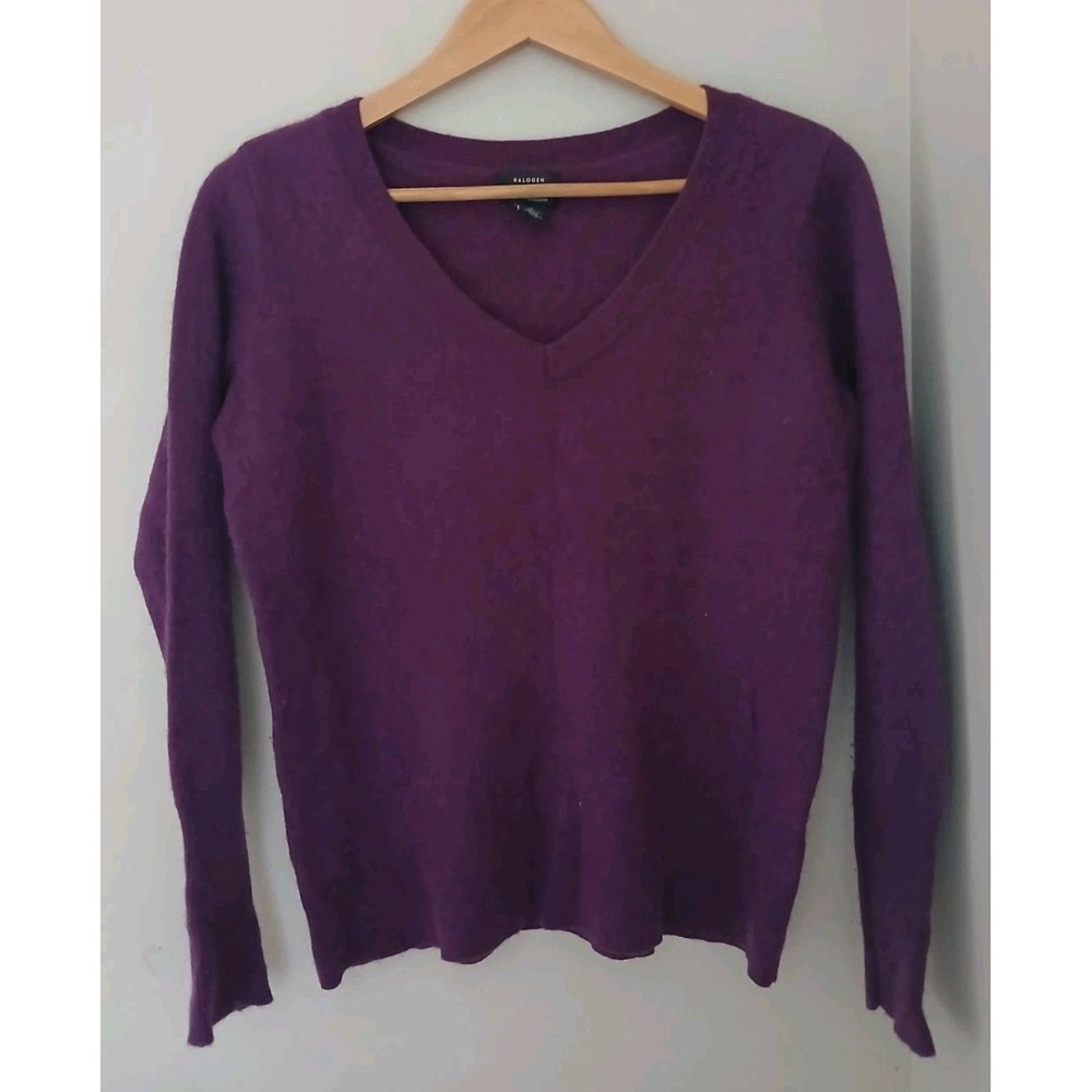 Halogen 100% Cashmere V Neck Sweater Size Medium Quiet Luxury Classic Work Fall